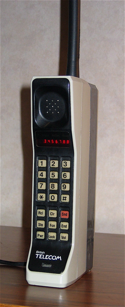 The Motorola DynaTAC 8000, the worlds first commercially availabvle cell phone in 1983 ©redrum0486