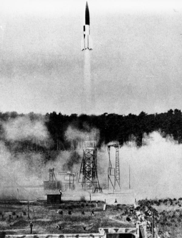 Launch of a V-2 in Peenemünde four seconds after taking off from test stand, Summer 1943 photo: German Federal Archives