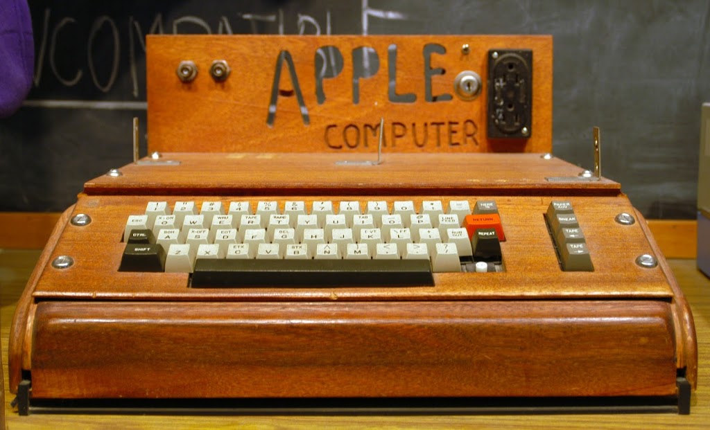 Apple I on Display at the Smithsonian (© Ed Uthman)