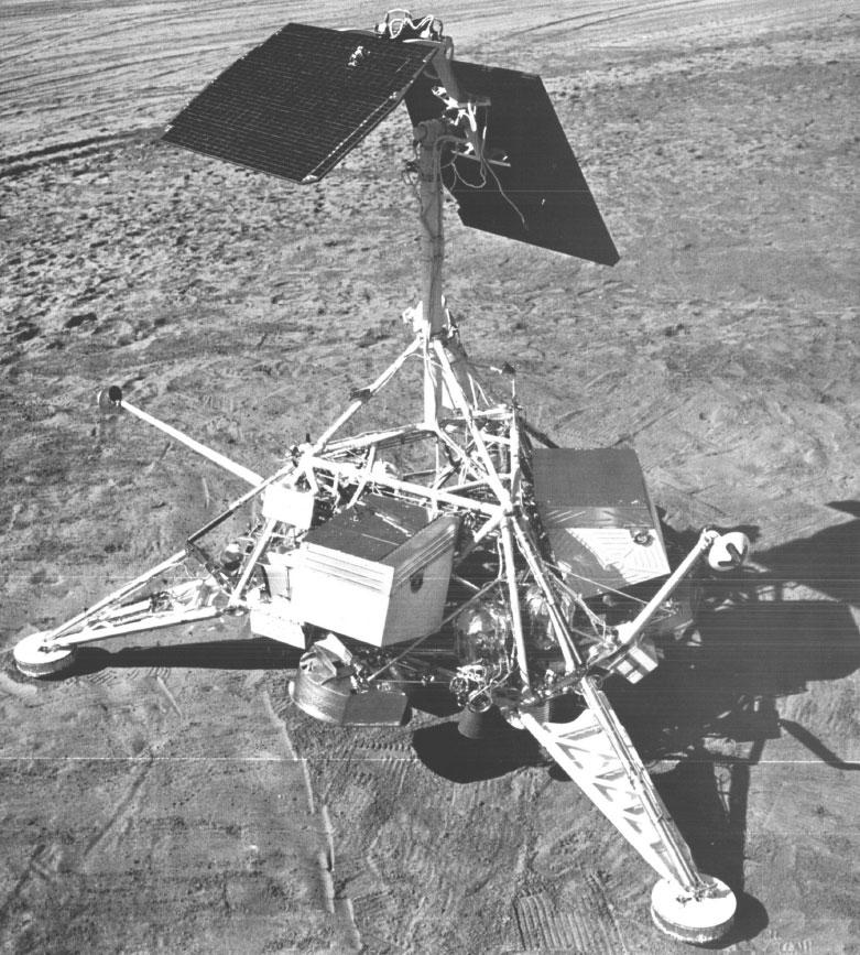 Surveyor 1 - Lunar Lander photo: ©NASA