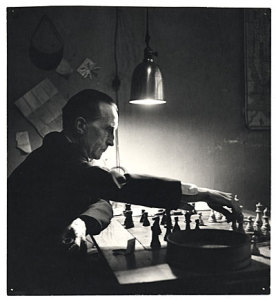 Marcel Duchamp playing chess in 1952. Kay Bell Reynal photo in the Smithsonian Institution Archives of American Art.