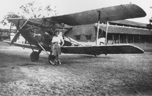 Amy Johnson in India Image by Wikimedia User Dabbler