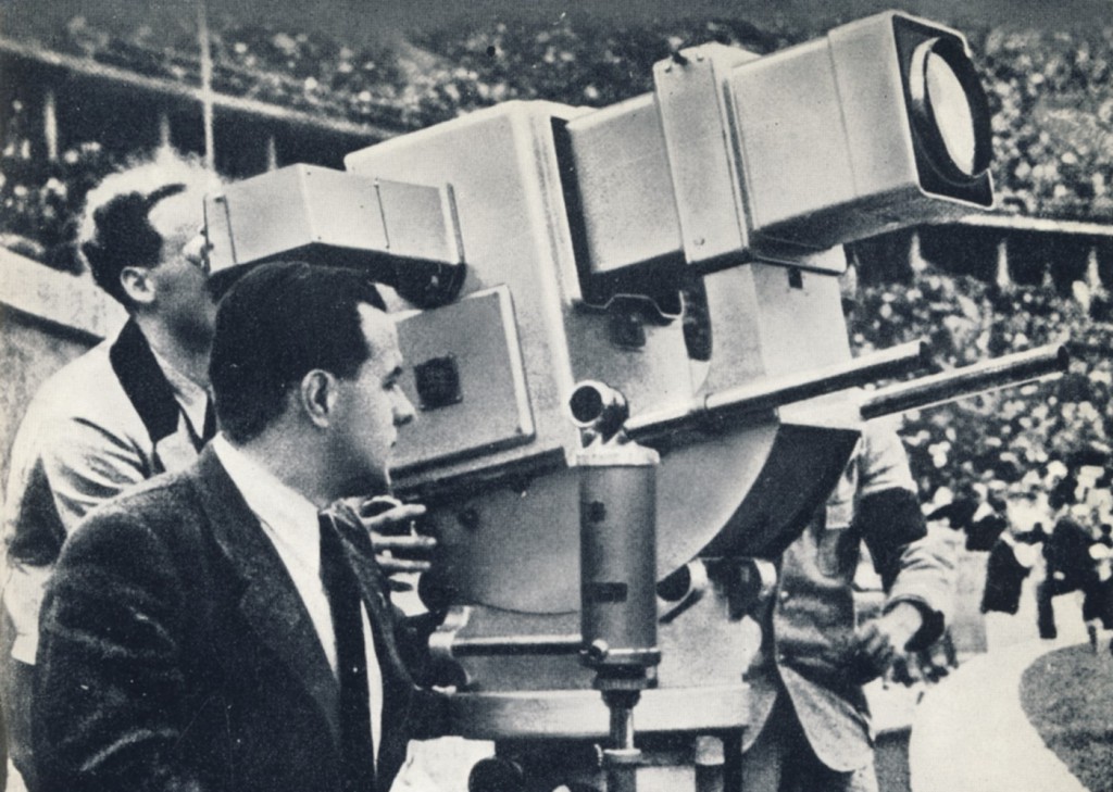 The „Olympia-Kanone“ (Olympic-Cannon) television camera at the 1936 Summer Olympics in Berlin, operated by German Television Walter Bruch