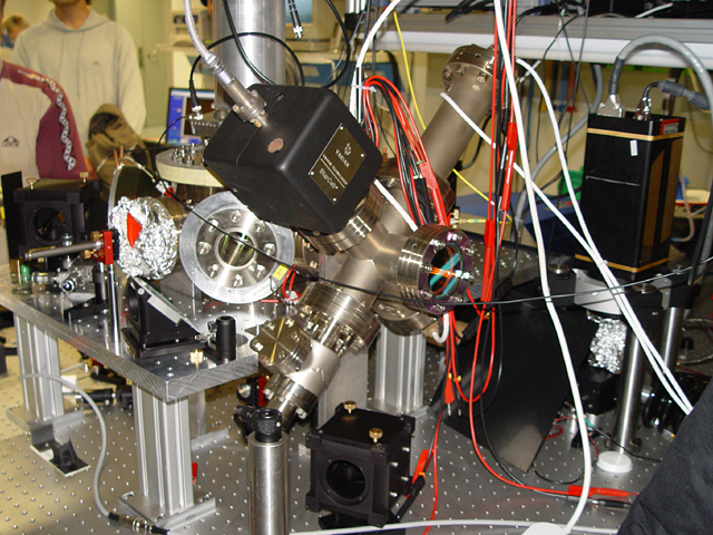 Ion trap, shown here is one used for experiments towards realizing a quantum computer., photo: Mnolf, CC BY-SA 3.0 <http://creativecommons.org/licenses/by-sa/3.0/>, via Wikimedia Commons