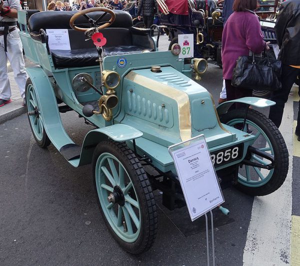 By Tim Frost from Braintree, England (Regent Street Motor Show, 2015) [CC BY-SA 2.0 (http://creativecommons.org/licenses/by-sa/2.0)], via Wikimedia Commons