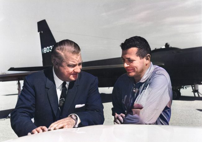 Kelly Johnson and pilot Francis Gary Powers in front of a U-2 aircraft
