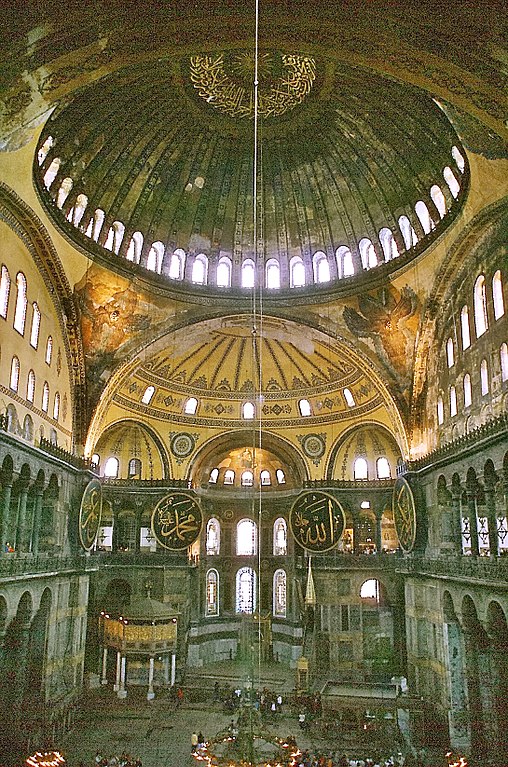 View into the nave of Hagia Sophia from the gallery, photo: Andreas Wahra, Public domain, via Wikimedia Commons