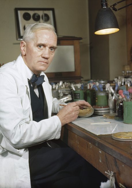 Synthetic Production of Penicillin Professor Alexander Fleming, holder of the Chair of Bacteriology at London University, who first discovered the mould Penicillin Notatum. Here in his laboratory at St Mary's, Paddington, London (1943).